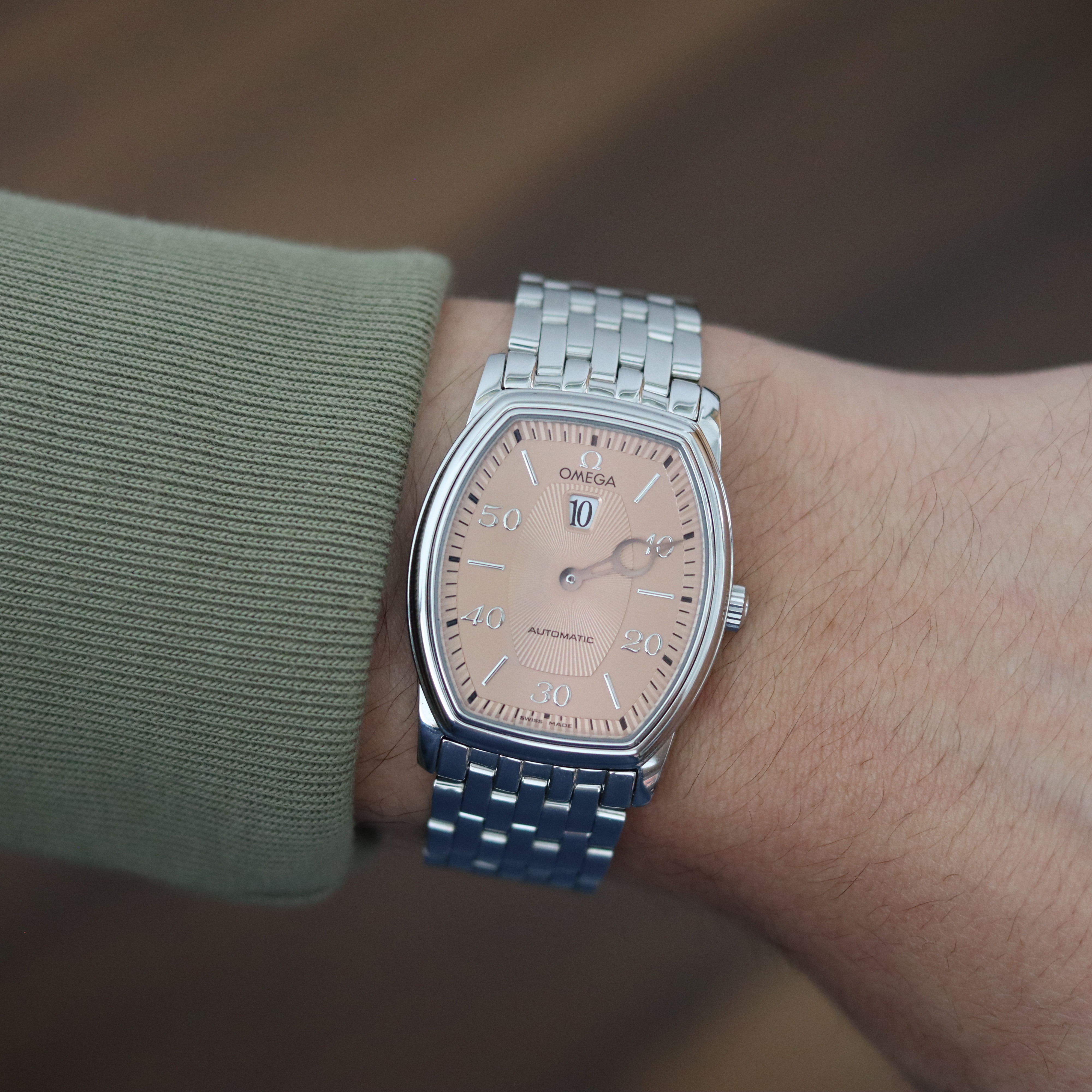 Omega De Ville Prestige Jumping Hour Salmon Dial